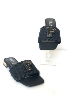 Rasteira Tramado Com Metal Lança Perfume