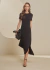 Vestido Assimétrico com Fenda Fórum