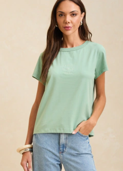 Camiseta Feminina Básica Detalhe Frontal Forum