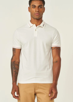 Polo Masculina Com Detalhe Bordado Na Gola Colcci