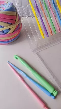 KIT AGULHAS PARA CROCHÊ CANDY COLORS na internet