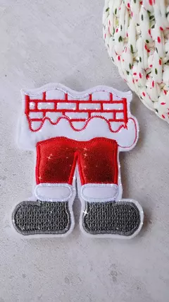 APLIQUE BORDADO NOEL NA CHAMINÉ - Gabriela Oliveira Ateliê 