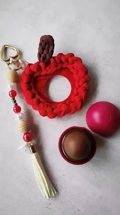 CHARM COM LIP BALM - Gabriela Oliveira Ateliê 