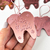 Kit 8 Pingentes Natalinos com palavras inspiradoras para decoração - Rose Gold na internet
