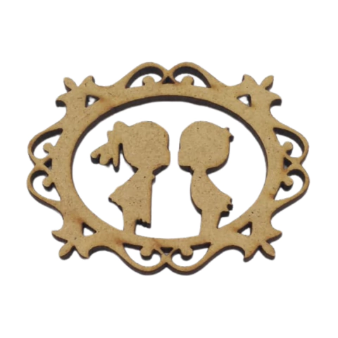 APLIQUE CASAL COM MOLDURA 7X5,5CM