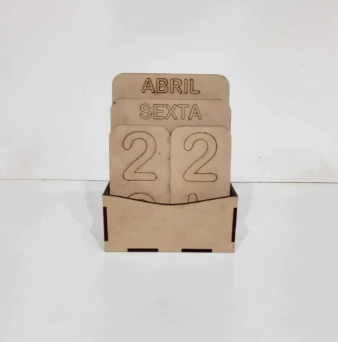 CALENDÁRIO PERMANENTE LASER 10,5X5,5X14,5CM