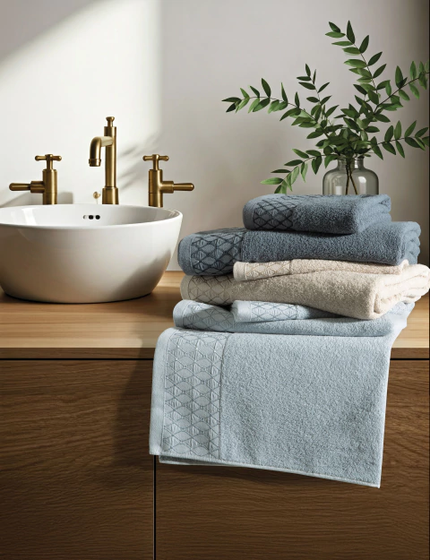 Juego de toalla y toallón liso con guarda TRIM - ¡PREMIUM! · 100% ALGODON - 400GR