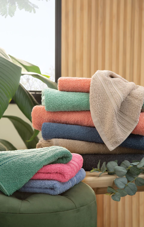 Toalla THREE c/Guarda Jacquard. ¡100% ALGODÓN!