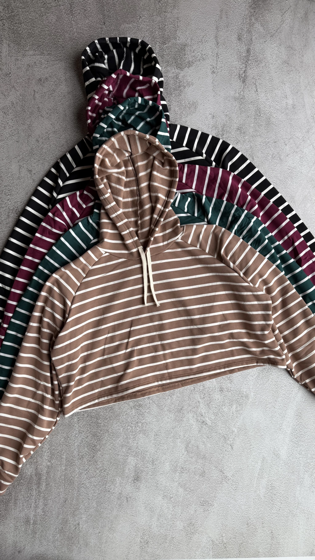 Buzo crop rayado