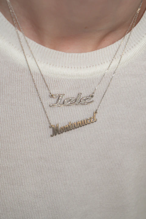 Colar de Nome Personalizado em Ouro Branco 18k