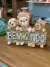 Placa "Bem-Vindo" com cachorros em gesso - comprar online