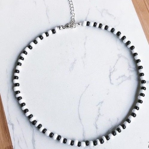 Collar Black and White