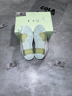 Imagem do Off White Out Office