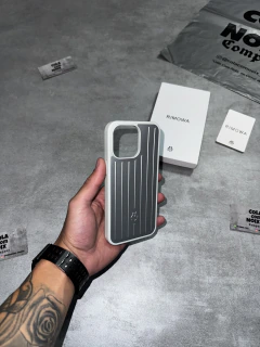 Capinha Rimowa (IPhone 15 Pro Max) - comprar online