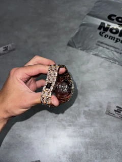 Relógio Audemars Piguet (Cravejado) - Cola Com Noix Company 