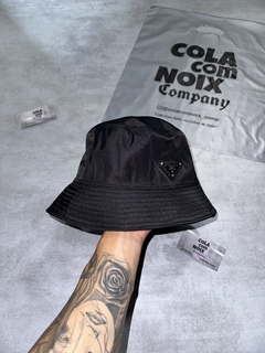 Bucket Prada - comprar online