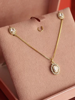 Imagem do Conjunto colar e brinco oval cravejado semijoia