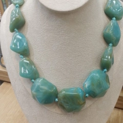 Colar Formas Orgânicas Irregulares em Resina Premium 55CM Fecho Fio Encerado - comprar online