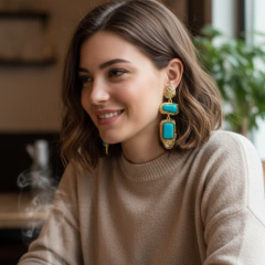 Brinco Pêndulo Dourado Formas com Turquesa - comprar online