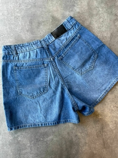 SHORT CLASICO TIRO ALTO