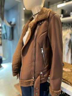 CAMPERA GAMULAN CUERO ECOLOGICO