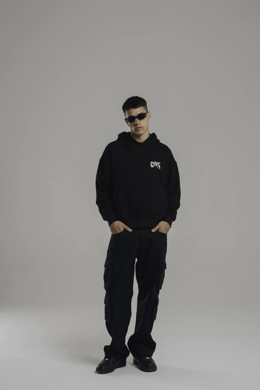 Hoodie "LOGO" Negro