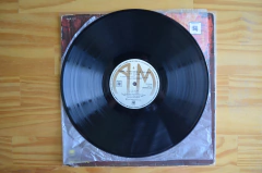 LP Rick Wakeman – Journey To The Centre Of The Earth (1974)