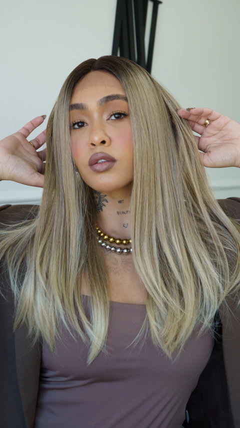 Lace Front Júlia Loira Lisa