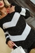 Blusa Viena - tricot listrado com detalhe triangular - comprar online