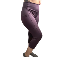 Capri con bolsillo Berenjena - comprar online