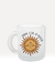 Caneca branca com ilustração de um sol sorridente e a frase "Sorria, o sol já nasceu".