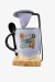 Caneca com a frase "Good Vibes Only", decorada com flores e símbolos de paz, acompanhada de um suporte e colher.
