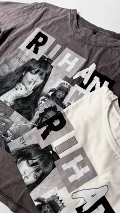 Remera Rihanna en internet