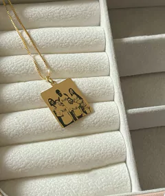 Colar quadrado G personalizado banhado a ouro