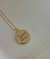Colar medalha G personalizado com escrita banho de ouro na internet