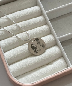 Colar medalha personalizado M banhado a prata