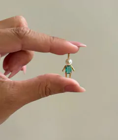 Pingente filho pérola com corpo verde banho de ouro 18k