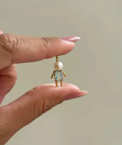 Pingente filho pérola com corpo azul banho de ouro 18k