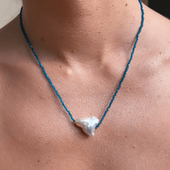 Colar Cristal Azul e Pérola Barroca - comprar online