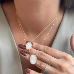 Colar Mini Medalha Nossa Senhora das Graças Madrepérola