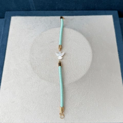 Pulseira Fio de Seda com Divino