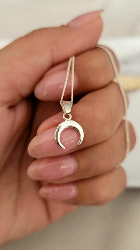 Dije Luna Invertida