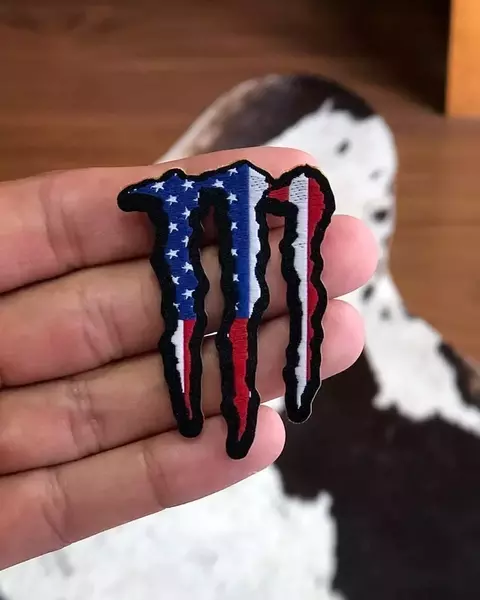 ADESIVO CHAPÉU MONSTER EUA
