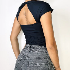 Cropped Manu