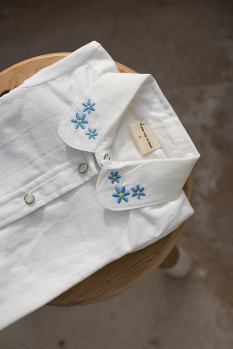 BODY BLUSA BORDADA MANGA LARGA NIÑA