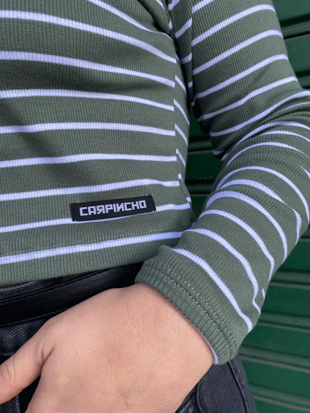 Crop manga larga de Carpincho Indumentaria — imagen 2