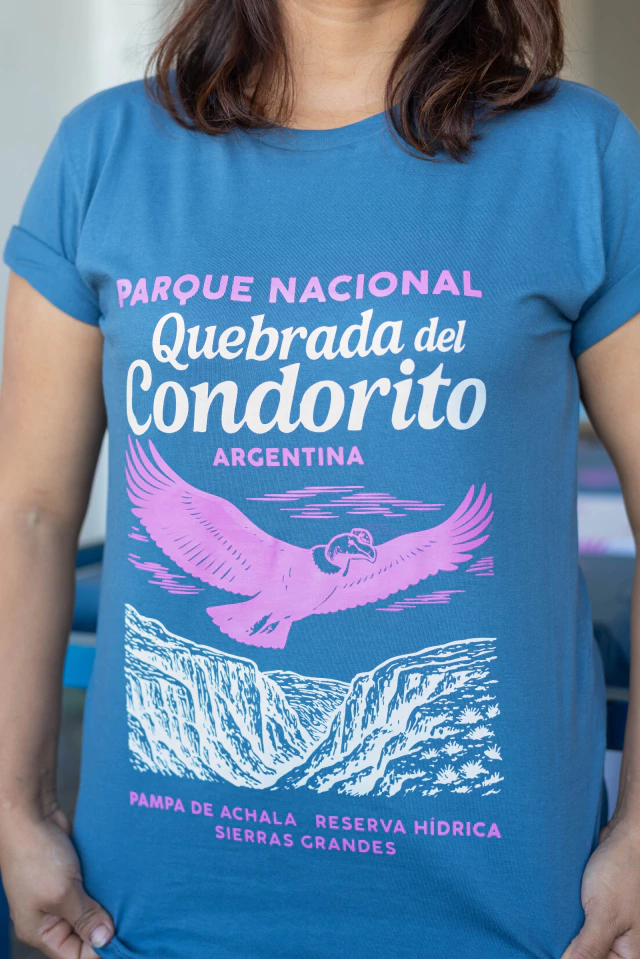 Remera Parque Nacional Quebrada del Condorito de Carpincho Indumentaria — imagen 3
