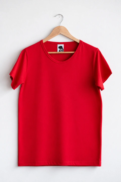 Remera básica escotada