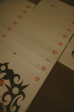 SERIGRAFIA BORNEO GIRL - Café Preto Tattoo