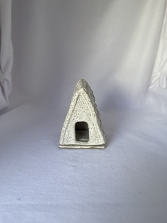 Porta vela casinha em cerâmica, feito à mão.